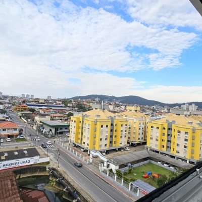 Apartamentos com 67m², 2 quartos, 1 suíte, 1 garagem, no bairro Areias em São José