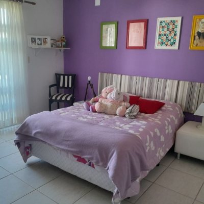 Casa em Condomínio com 267m², 5 quartos, 4 suítes, no bairro Cachoeira Do Bom Jesus em Florianópolis