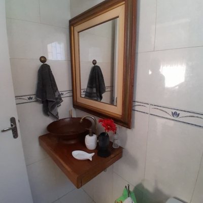 Casa em Condomínio com 267m², 5 quartos, 4 suítes, no bairro Cachoeira Do Bom Jesus em Florianópolis