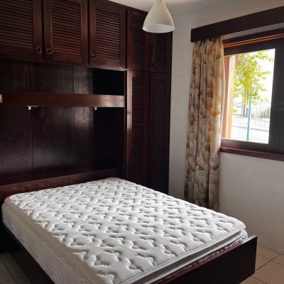 Casa Residencial com 327m², 6 quartos, 1 suíte, 3 garagens, no bairro Trindade em Florianópolis