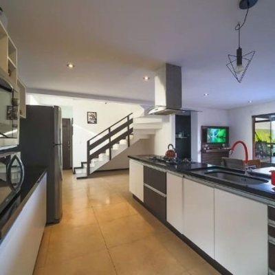 Casa Residencial com 290m², 3 quartos, 3 suítes, 5 garagens, no bairro Ratones em Florianópolis