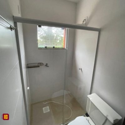 Casa Residencial com 290m², 3 quartos, 3 suítes, 5 garagens, no bairro Ratones em Florianópolis