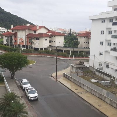 Cobertura com 252m², 4 quartos, 2 suítes, 2 garagens, no bairro Ingleses do Rio Vermelho em Florianópolis