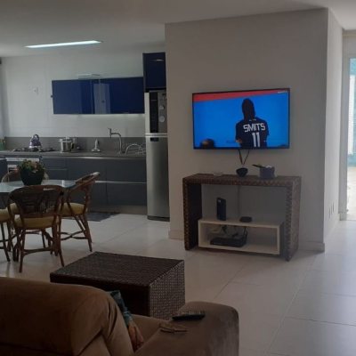 Cobertura com 252m², 4 quartos, 2 suítes, 2 garagens, no bairro Ingleses do Rio Vermelho em Florianópolis