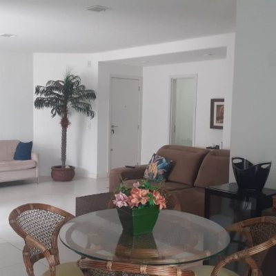 Cobertura com 252m², 4 quartos, 2 suítes, 2 garagens, no bairro Ingleses do Rio Vermelho em Florianópolis