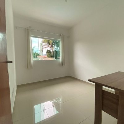 Casa Residencial com 162m², 2 quartos, 2 suítes, 6 garagens, no bairro Cachoeira Do Bom Jesus em Florianópolis