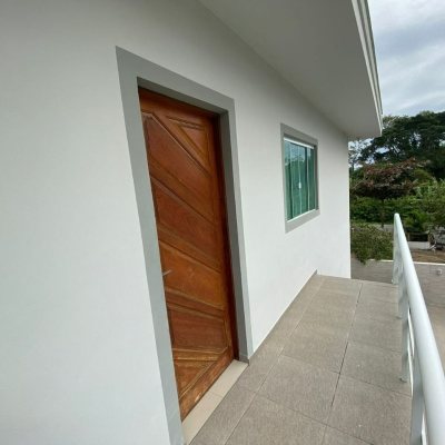 Casa Residencial com 162m², 2 quartos, 2 suítes, 6 garagens, no bairro Cachoeira Do Bom Jesus em Florianópolis