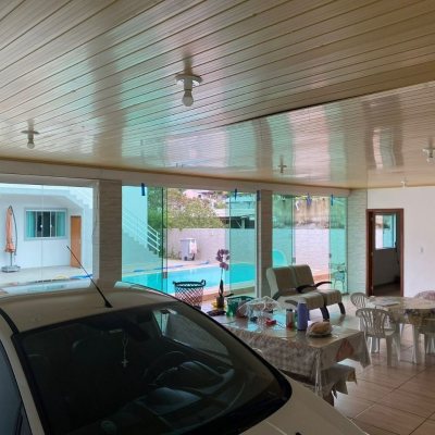 Casa Residencial com 162m², 2 quartos, 2 suítes, 6 garagens, no bairro Cachoeira Do Bom Jesus em Florianópolis