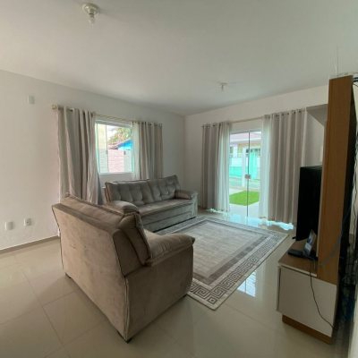 Casa Residencial com 162m², 2 quartos, 2 suítes, 6 garagens, no bairro Cachoeira Do Bom Jesus em Florianópolis