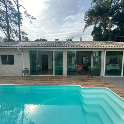 Casa Residencial com 162m², 2 quartos, 2 suítes, 6 garagens, no bairro Cachoeira Do Bom Jesus em Florianópolis