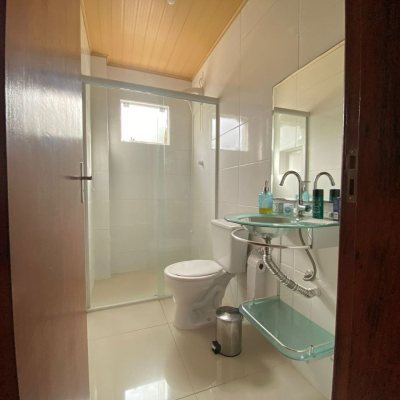 Casa Residencial com 162m², 2 quartos, 2 suítes, 6 garagens, no bairro Cachoeira Do Bom Jesus em Florianópolis