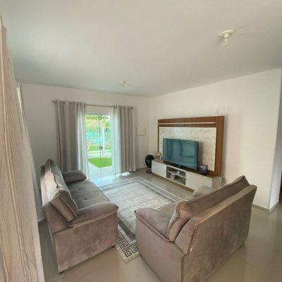 Casa Residencial com 162m², 2 quartos, 2 suítes, 6 garagens, no bairro Cachoeira Do Bom Jesus em Florianópolis