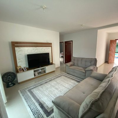 Casa Residencial com 162m², 2 quartos, 2 suítes, 6 garagens, no bairro Cachoeira Do Bom Jesus em Florianópolis