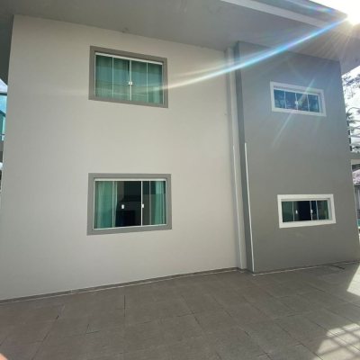 Casa Residencial com 162m², 2 quartos, 2 suítes, 6 garagens, no bairro Cachoeira Do Bom Jesus em Florianópolis