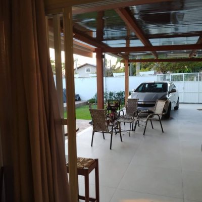 Casa Residencial com 190m², 3 quartos, 2 suítes, 3 garagens, no bairro Daniela em Florianópolis