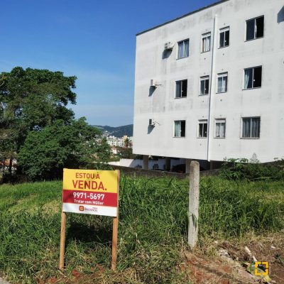 Terrenos Residenciais com 450m², no bairro Serraria em São José