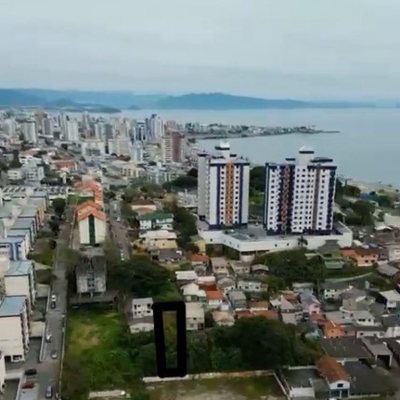 Terreno Comercial/Residencial com 426m², no bairro Estreito em Florianópolis