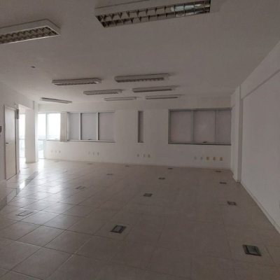 Sala com 76m², 1 garagem, no bairro Centro em Florianópolis