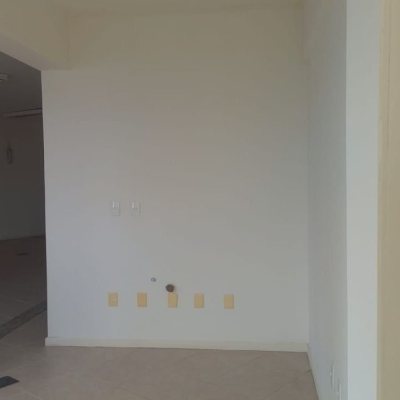 Sala com 76m², 1 garagem, no bairro Centro em Florianópolis