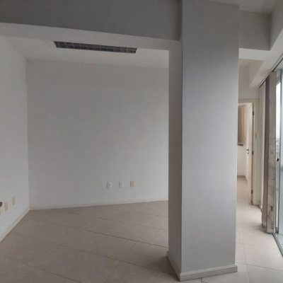 Sala com 76m², 1 garagem, no bairro Centro em Florianópolis