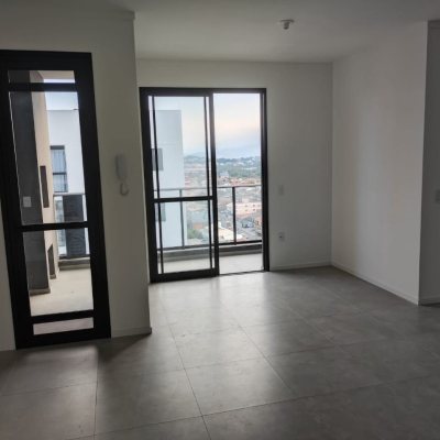Apartamentos com 75m², 3 quartos, 1 suíte, 1 garagem, no bairro Areias em São José
