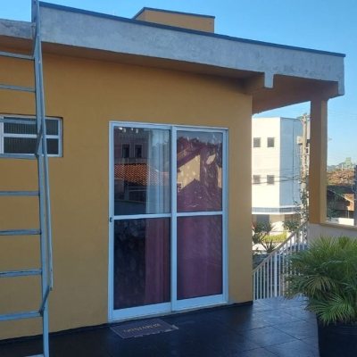 Pousada com 255m², 8 quartos, 2 garagens, no bairro Lagoa Da Conceição em Florianópolis