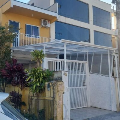 Pousada com 255m², 8 quartos, 2 garagens, no bairro Lagoa Da Conceição em Florianópolis