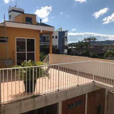 Pousada com 255m², 8 quartos, 2 garagens, no bairro Lagoa Da Conceição em Florianópolis