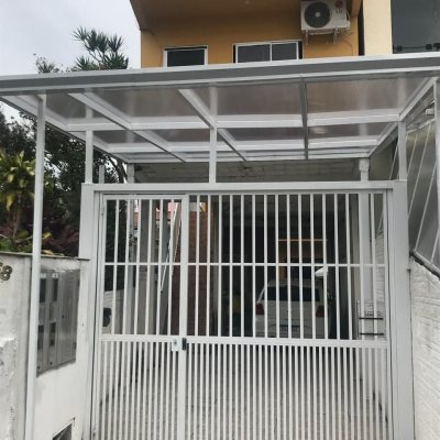 Pousada com 255m², 8 quartos, 2 garagens, no bairro Lagoa Da Conceição em Florianópolis