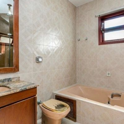 Casa Residencial com 260m², 4 quartos, 2 suítes, 2 garagens, no bairro Itaguaçu em Florianópolis