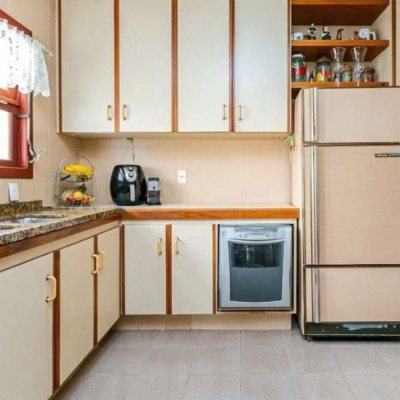 Casa Residencial com 260m², 4 quartos, 2 suítes, 2 garagens, no bairro Itaguaçu em Florianópolis