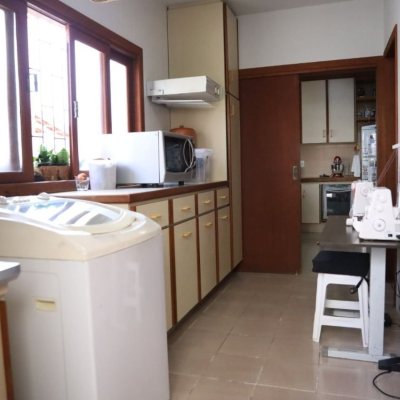 Casa Residencial com 260m², 4 quartos, 2 suítes, 2 garagens, no bairro Itaguaçu em Florianópolis