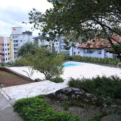 Casa Residencial com 260m², 4 quartos, 2 suítes, 2 garagens, no bairro Itaguaçu em Florianópolis