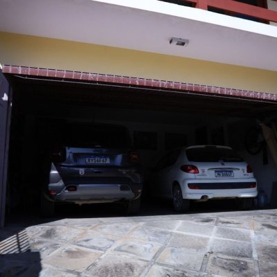 Casa Residencial com 260m², 4 quartos, 2 suítes, 2 garagens, no bairro Itaguaçu em Florianópolis