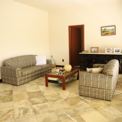 Casa Residencial com 260m², 4 quartos, 2 suítes, 2 garagens, no bairro Itaguaçu em Florianópolis