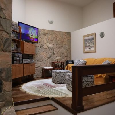 Casa Residencial com 260m², 4 quartos, 2 suítes, 2 garagens, no bairro Itaguaçu em Florianópolis