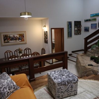 Casa Residencial com 260m², 4 quartos, 2 suítes, 2 garagens, no bairro Itaguaçu em Florianópolis