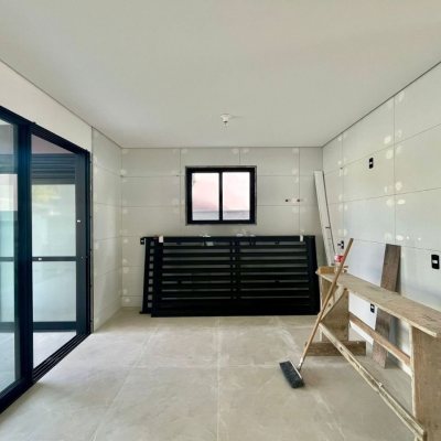 Casa Residencial com 184m², 3 quartos, 3 suítes, no bairro Lagoa Da Conceição em Florianópolis