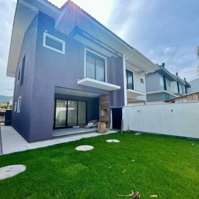 Casa Residencial com 184m², 3 quartos, 3 suítes, no bairro Lagoa Da Conceição em Florianópolis