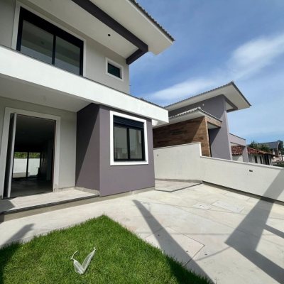 Casa Residencial com 184m², 3 quartos, 3 suítes, no bairro Lagoa Da Conceição em Florianópolis