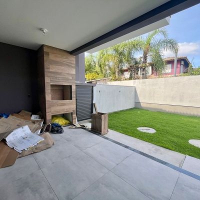 Casa Residencial com 184m², 3 quartos, 3 suítes, no bairro Lagoa Da Conceição em Florianópolis