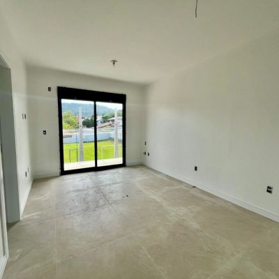 Casa Residencial com 184m², 3 quartos, 3 suítes, no bairro Lagoa Da Conceição em Florianópolis