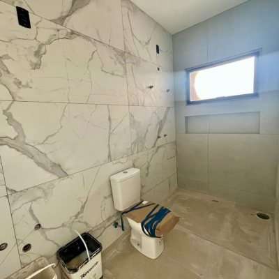 Casa Residencial com 184m², 3 quartos, 3 suítes, no bairro Lagoa Da Conceição em Florianópolis