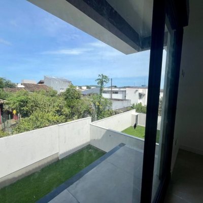 Casa Residencial com 184m², 3 quartos, 3 suítes, no bairro Lagoa Da Conceição em Florianópolis