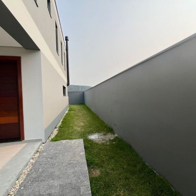 Casa Residencial com 189m², 3 quartos, 3 suítes, 2 garagens, no bairro Rio Tavares em Florianópolis