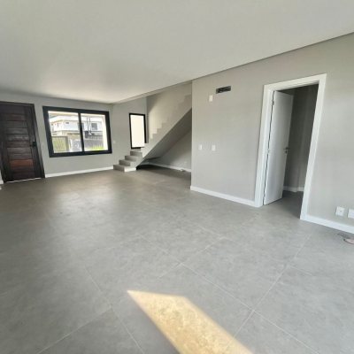 Casa Residencial com 189m², 3 quartos, 3 suítes, 2 garagens, no bairro Rio Tavares em Florianópolis