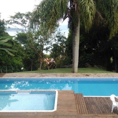 Apartamentos com 96m², 3 quartos, 1 suíte, 2 garagens, no bairro Canasvieiras em Florianópolis