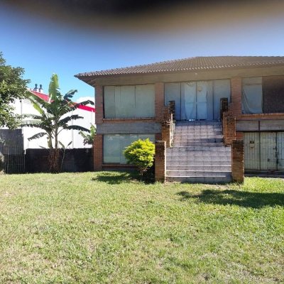 Casa Comercial com 399m², no bairro Santo Antônio De Lisboa em Florianópolis