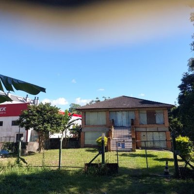 Casa Comercial com 399m², no bairro Santo Antônio De Lisboa em Florianópolis