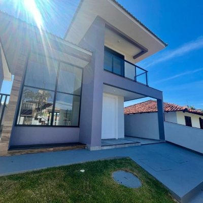 Casa Residencial com 179m², 3 quartos, 3 suítes, no bairro Lagoa Da Conceição em Florianópolis